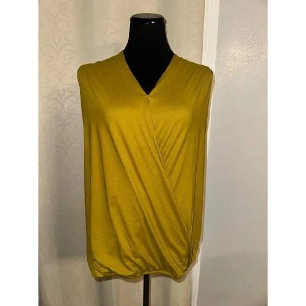 Zenana‎ Women Olive Mustard Yellow Faux Wrap V-Neck Sleeveless Bubble Hem Top-M